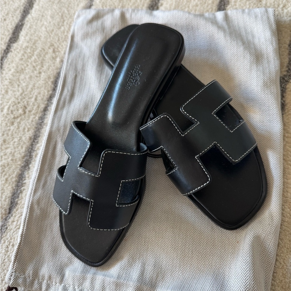 New - Iconic Black Slide Sandals - Picture 1 of 5